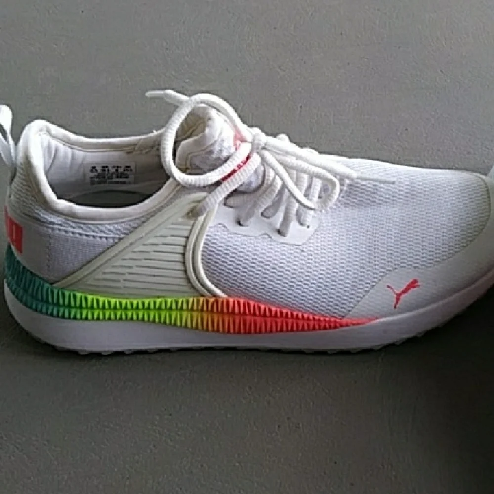 Puma sneakers white